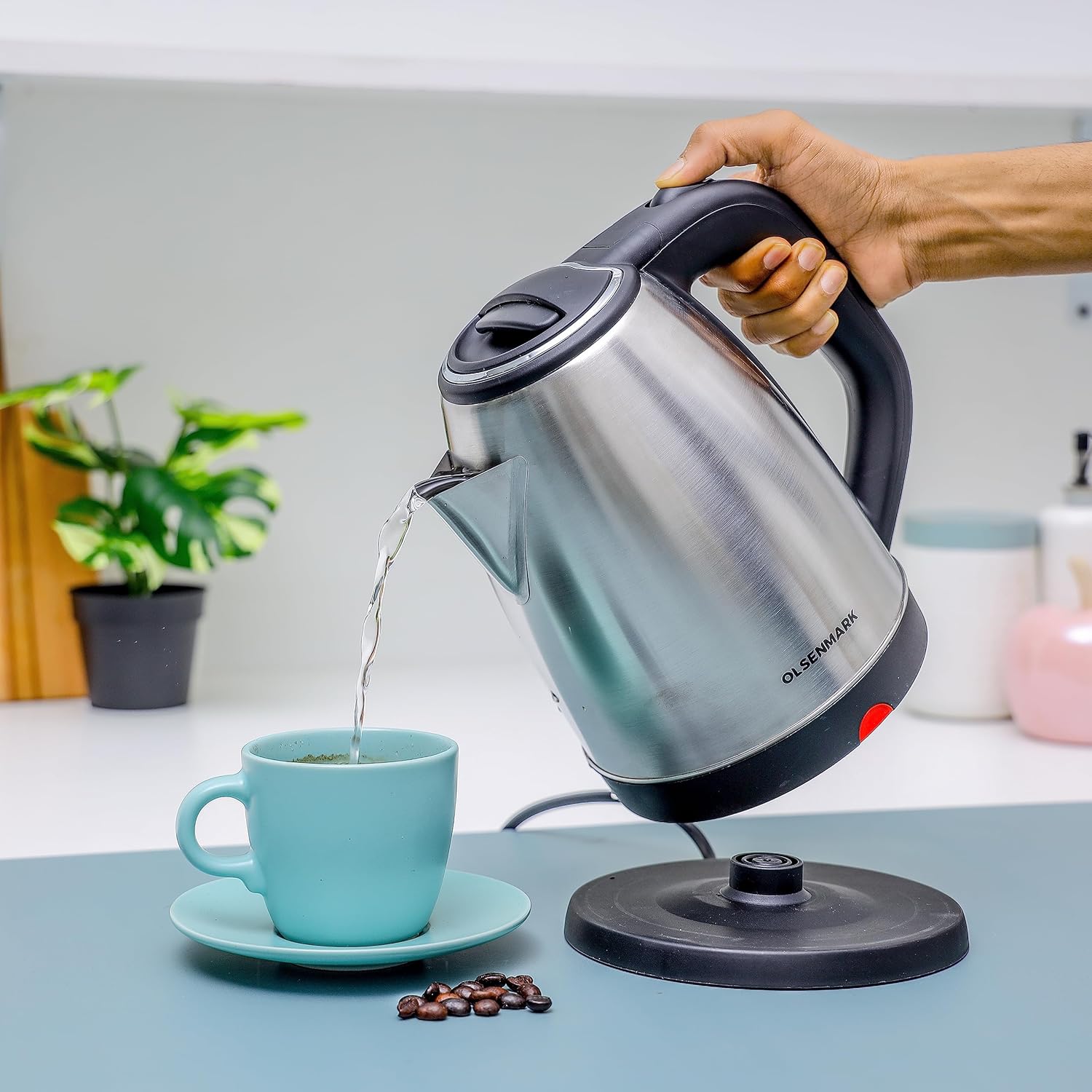 1500W Electric Kettle for Coffee, 1.8L Capacity, Fast Boil, Boil-Dry Protection, and 360° Rotational Base for easy use. High-performance electric kettle with fast boiling feature, perfect for coffee and tea lovers, 1.8L size, and easy-to-clean interior.